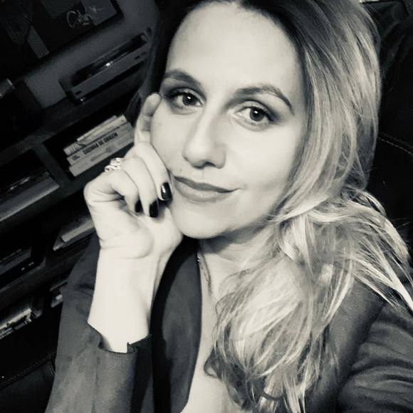 Meet your Posher, Gabriela - Picture 1 of 1